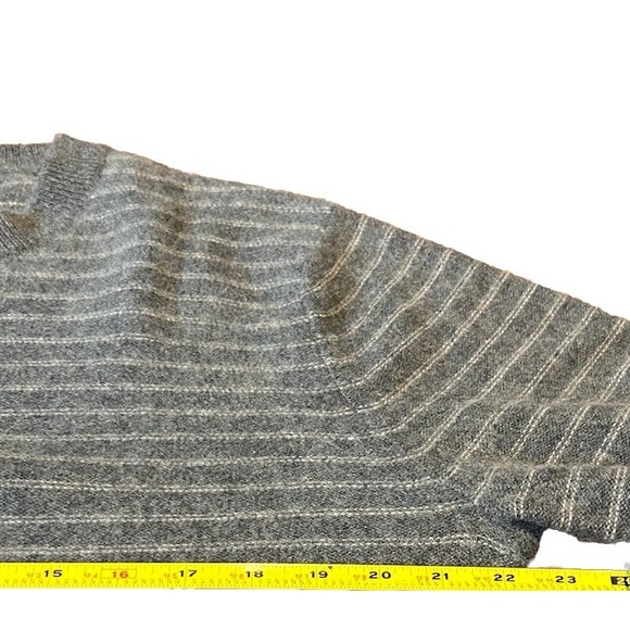 Vince Cashmere Sweater Pullover Gray Striped Mens Sz Large MRSP $425 - Picture 8 of 9